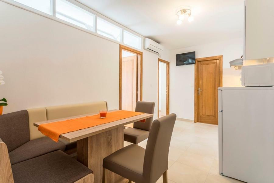 בול Apartments Bezmalinovic 2 מראה חיצוני תמונה